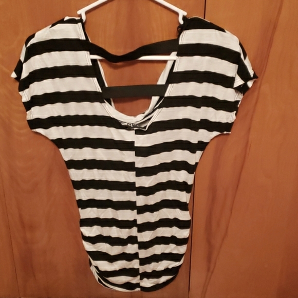 Adorable black and white striped 'deb' xs shirt - Picture 3 of 7